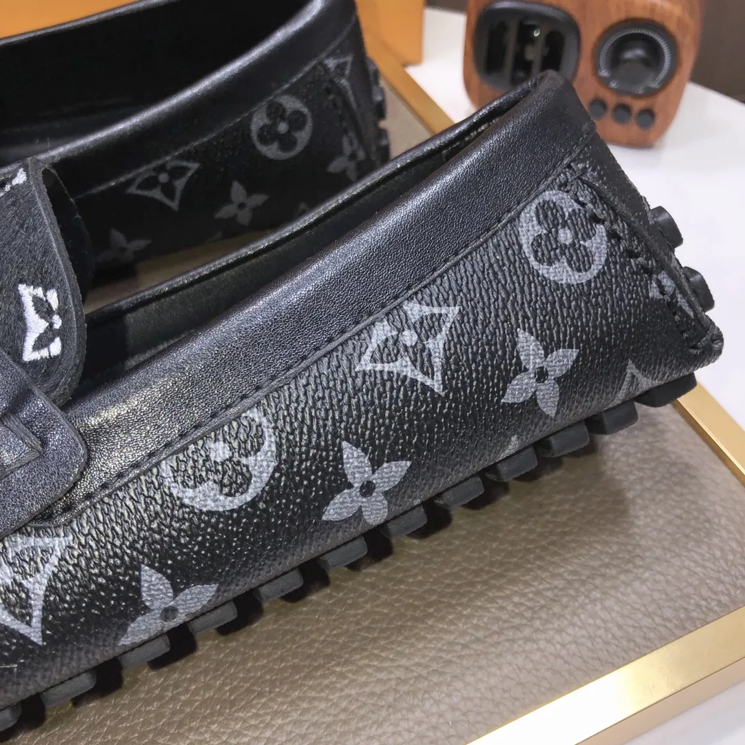Men's men's shoes 💰420💰 [LV Doudou shoes] (water-dyed cowhide lining) new model is on the market, available on the official website. The new Doudou shoes are processed into single-color materials, and the uppers are made of imported cowhide material. The body of the shoe is fully hemmed with mark thread, and is lined with imported original cowhide leather. The elegant shoe shape is super suitable for all-matching, and the size is 38-44.
